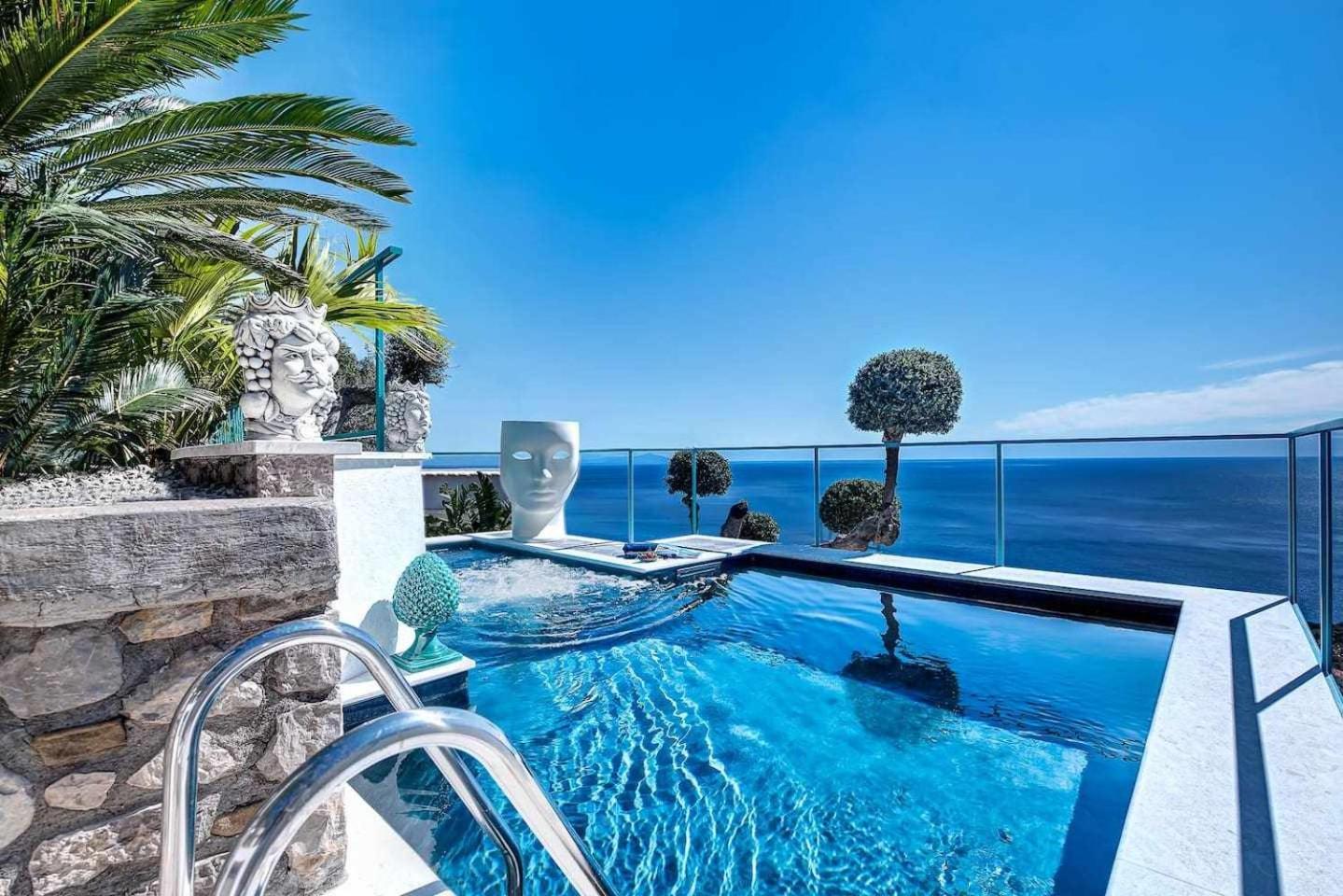 Villa Islamorada Pool And Sea View Масса-Лубренсе Екстер'єр фото
