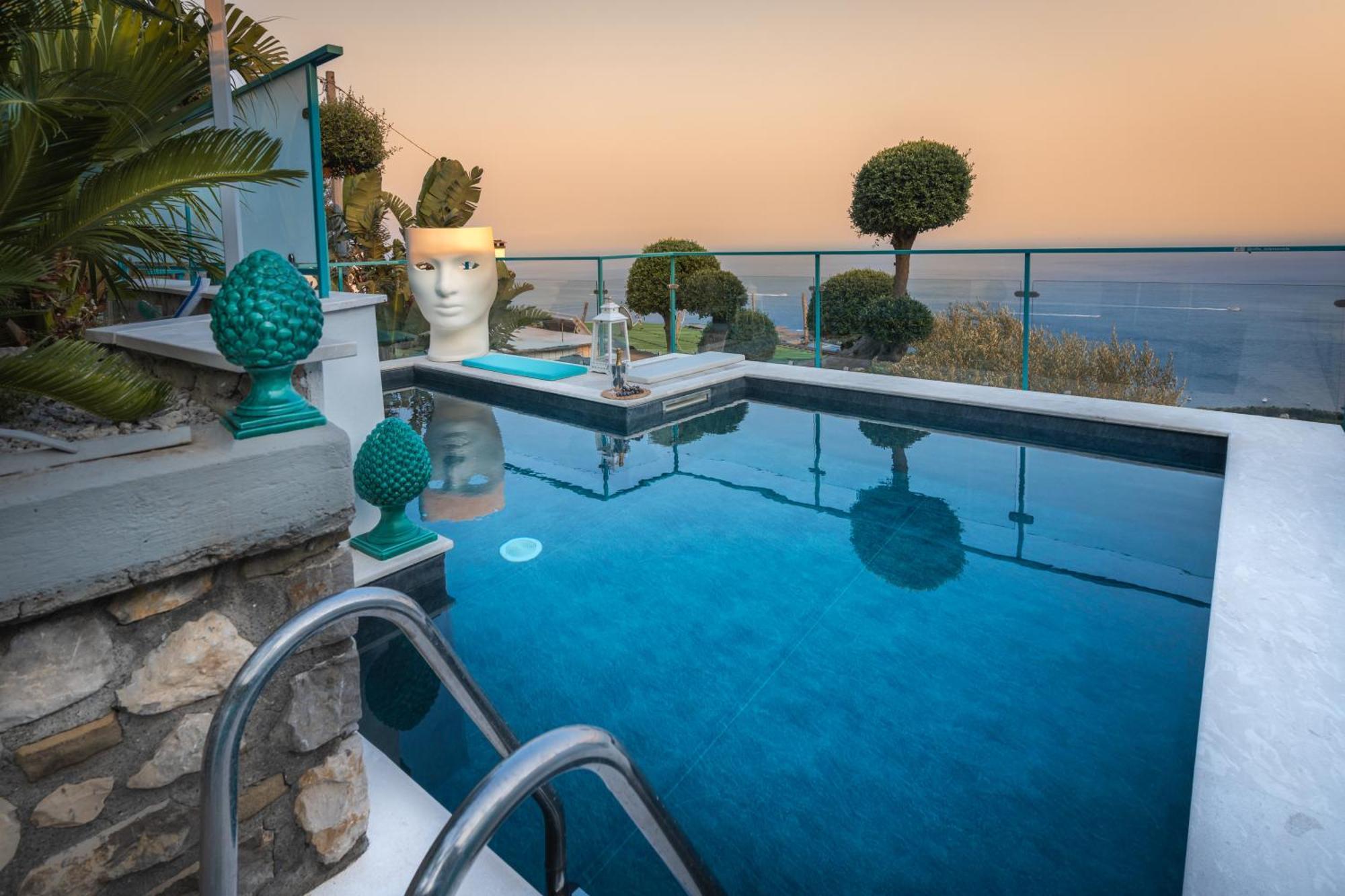 Villa Islamorada Pool And Sea View Масса-Лубренсе Екстер'єр фото